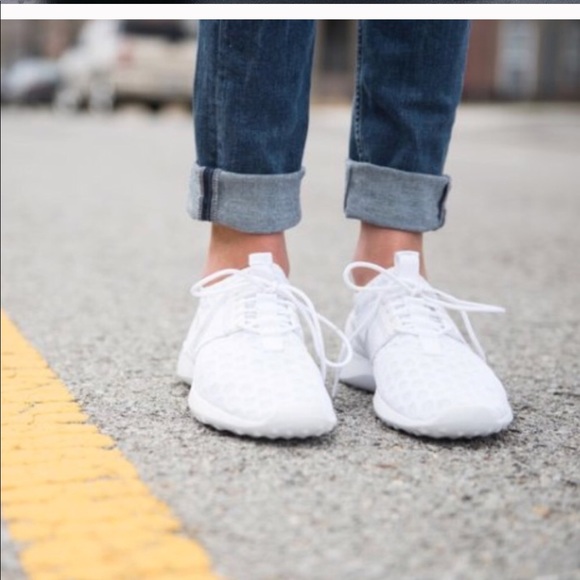 NWT Nike Juvenate w/ White WMNS - Picture 4 of 8